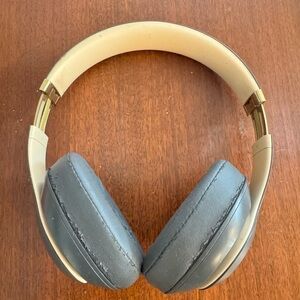 Beats by Dre Over-Ear Headphones - Cream and Gray